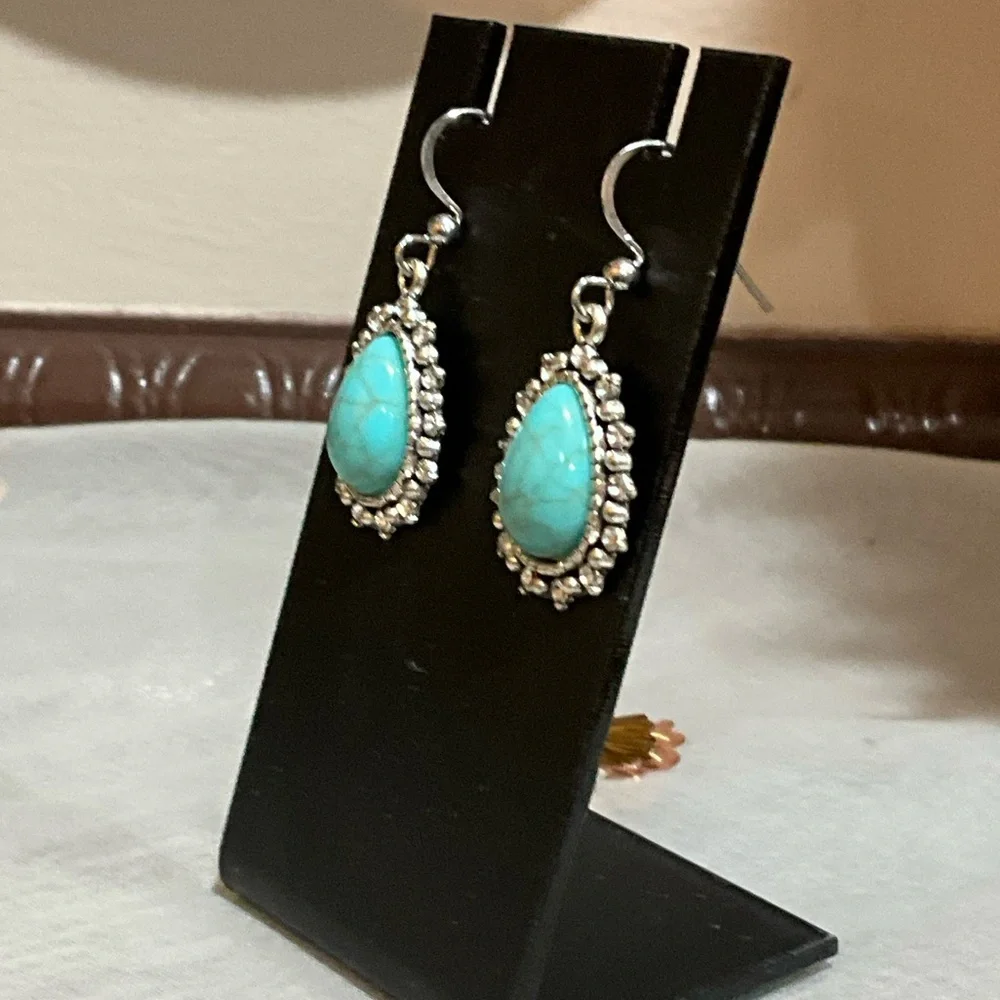 Elegant Turquoise Teardrop Earrings with Silver Accents - Picture 5 of 7